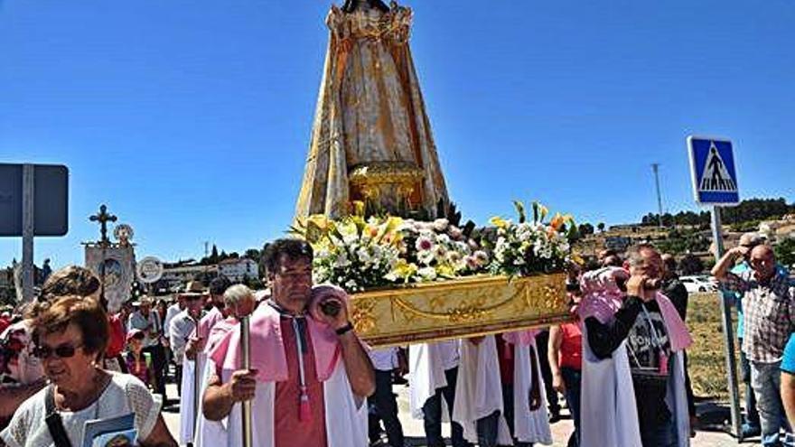 Participación en una fiesta romera en La Raya.