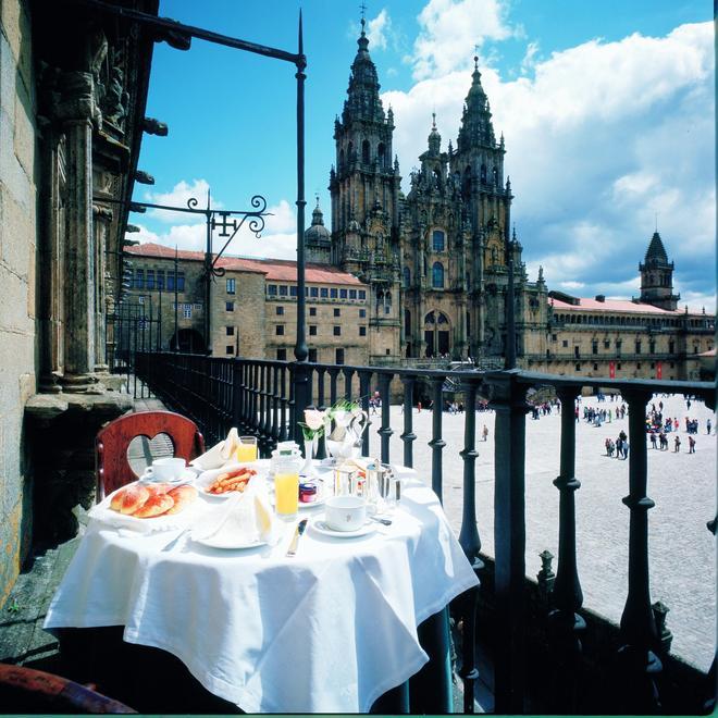 Vistas de la Plaza del Obradoiro y la catedral desde el parador de Santiago de Compostela