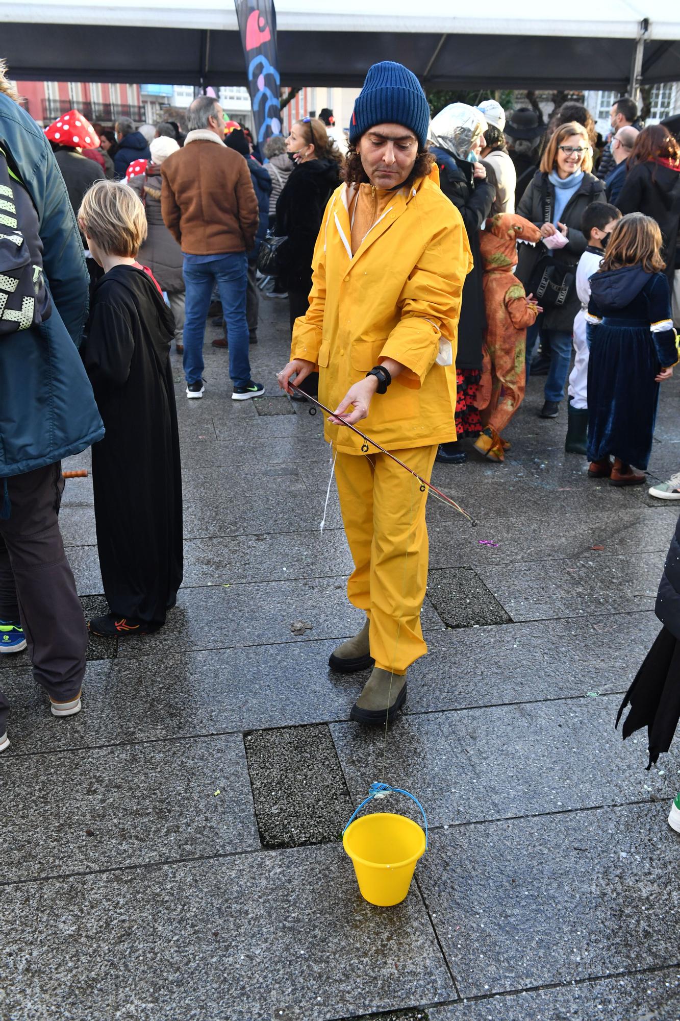 Martes de Carnaval: fiesta 'choqueira' en la calle de la Torre