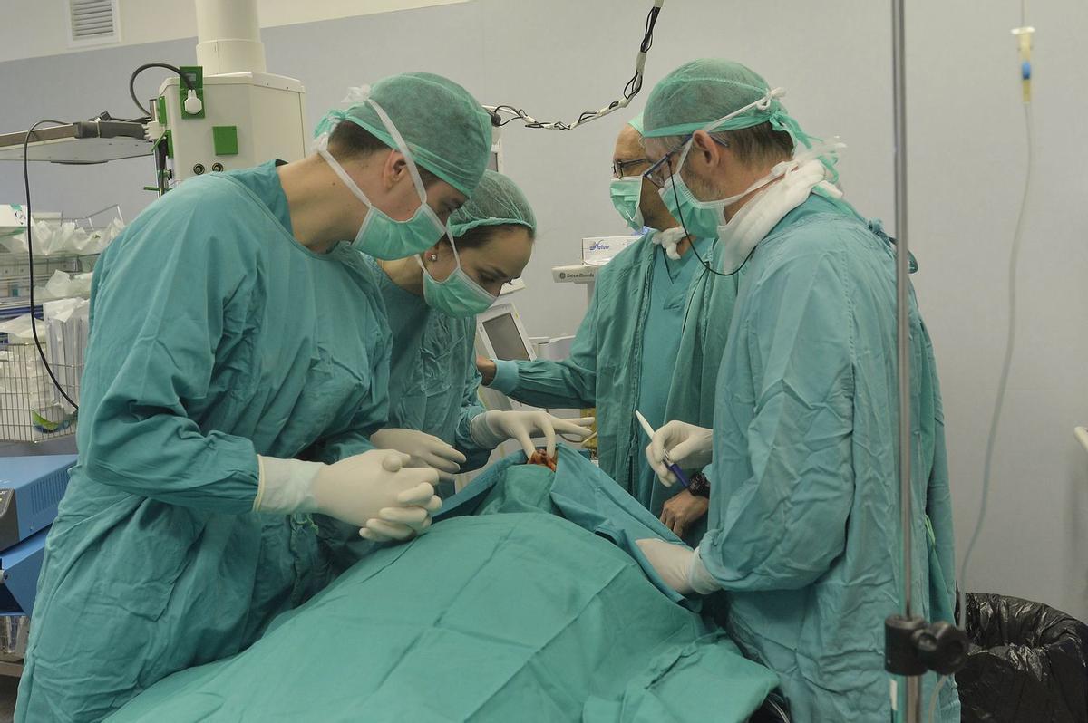 Imagen de archivo de una cirugía