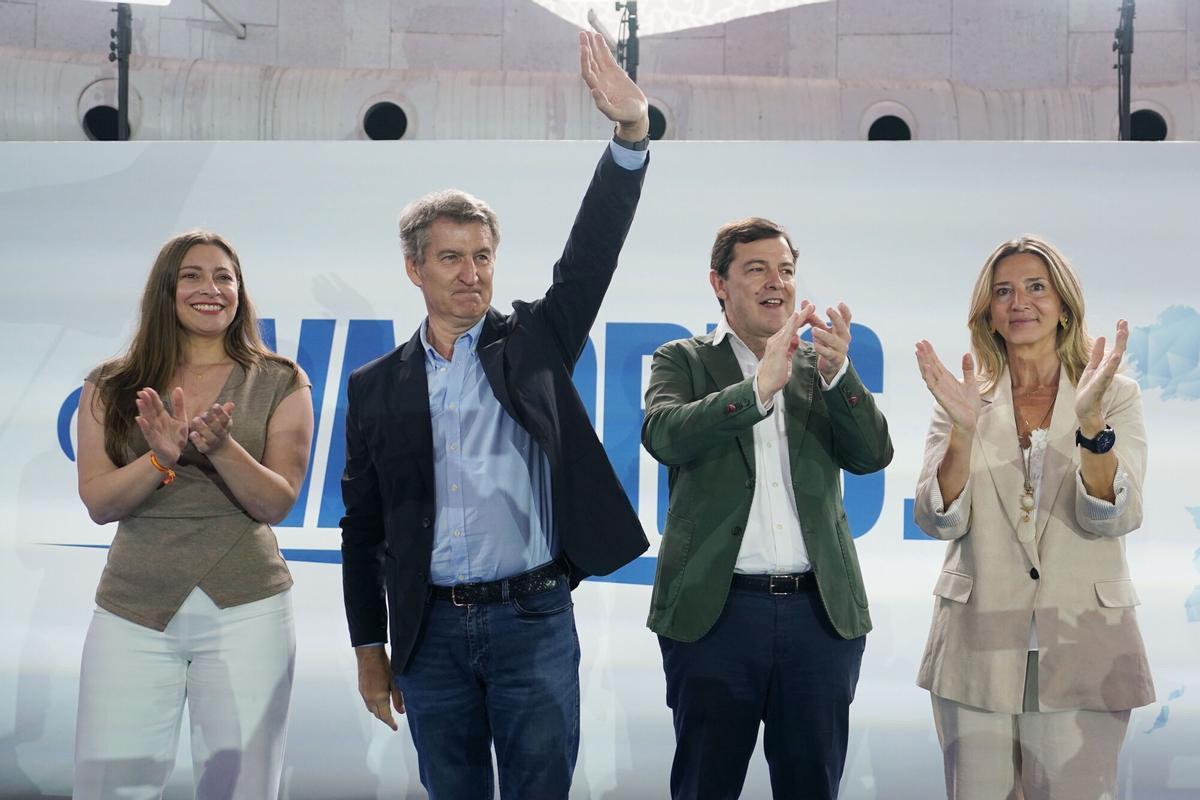 El presidente del PP, Alberto Núñez Feijóo, este viernes en Valladolid, en un mitin del PP.