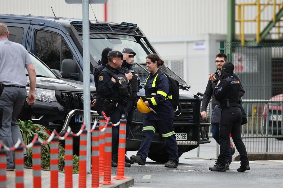 La Policía halló correos de Sidenor con alusión a obuses fabricados por empresa israelí.