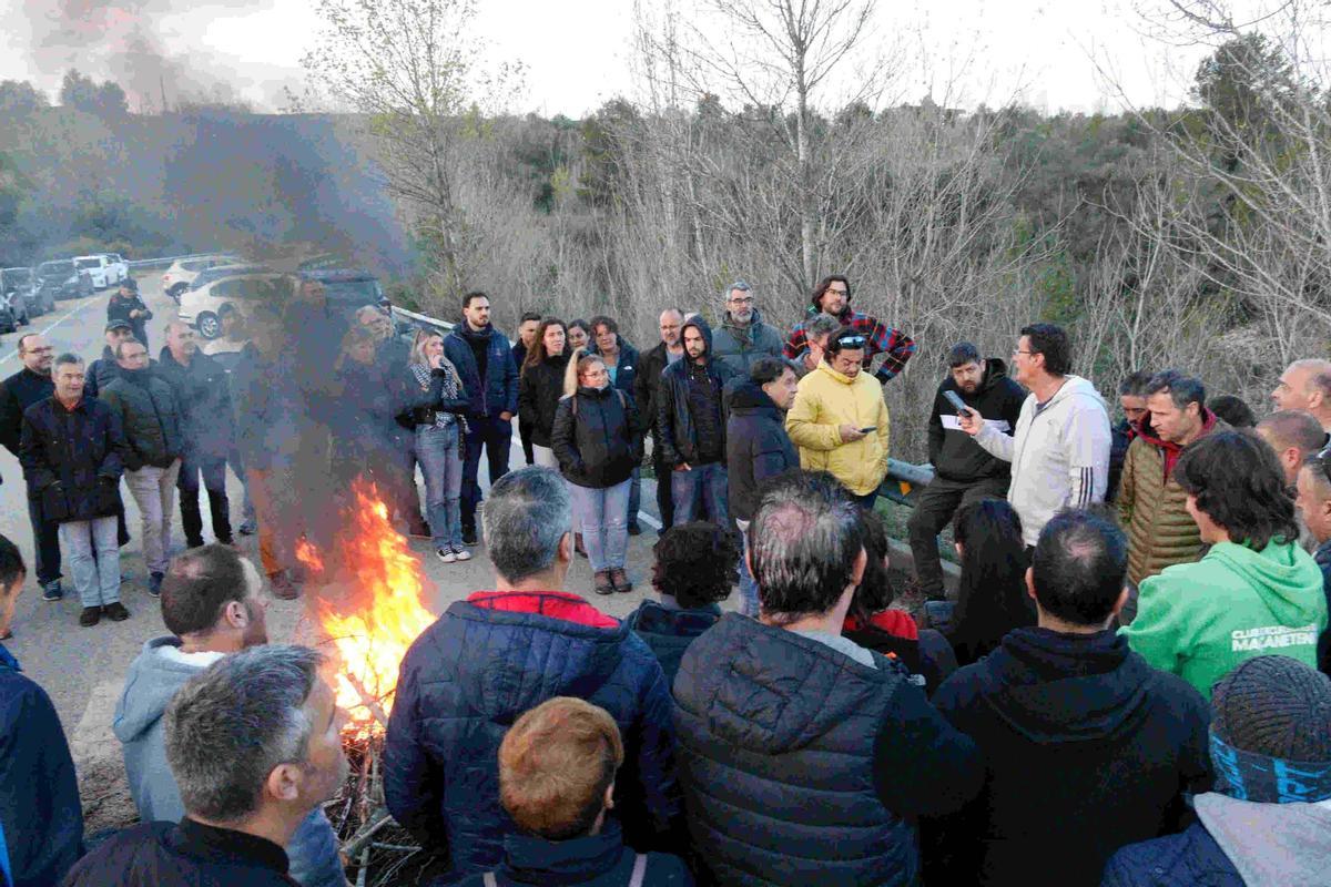 Funcionarios de prisiones bloquean otro día las prisiones catalanas