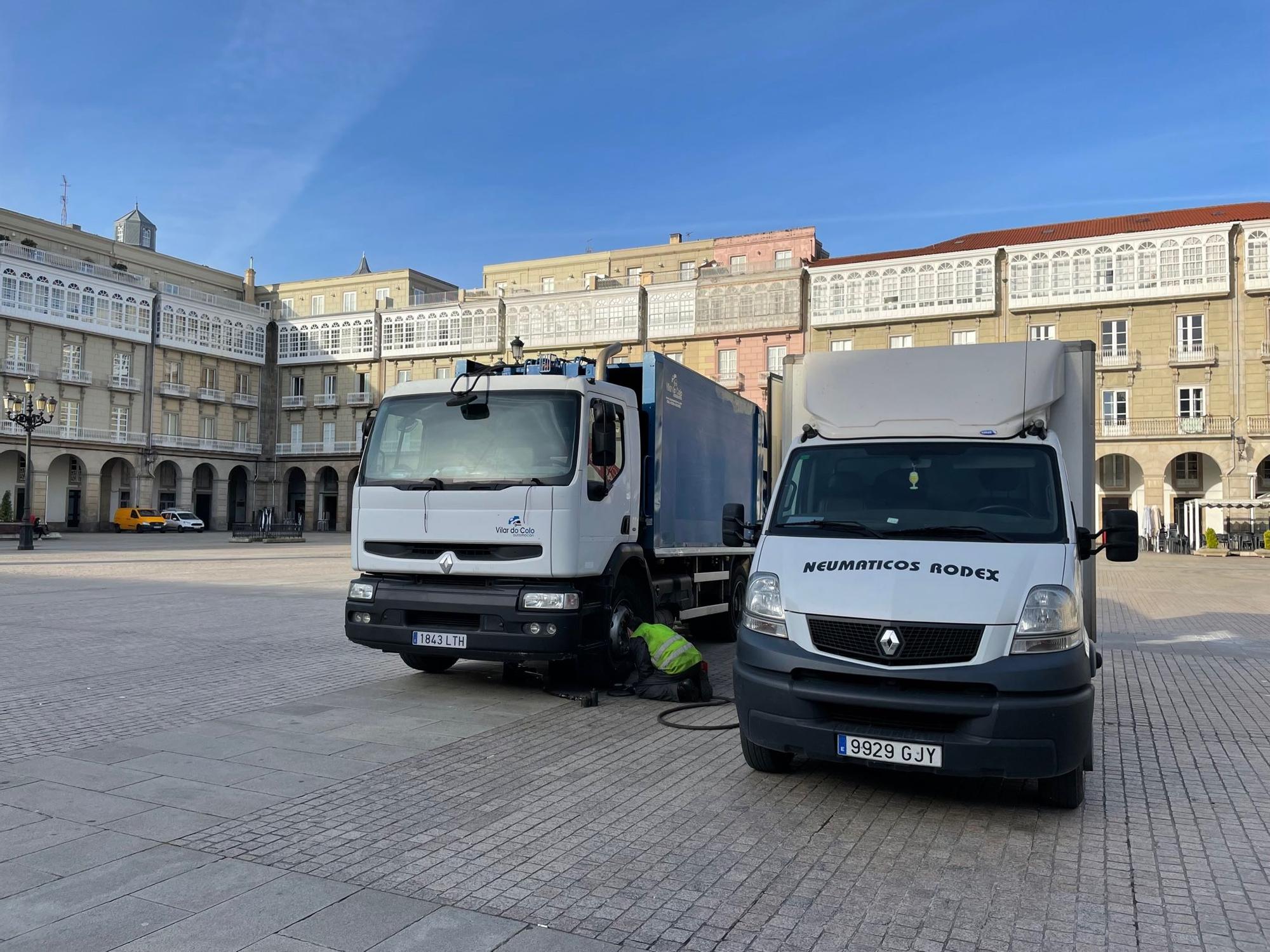 El Concello denuncia el "sabotaje" a al menos una veintena de camiones de la recogida de basura en A Coruña