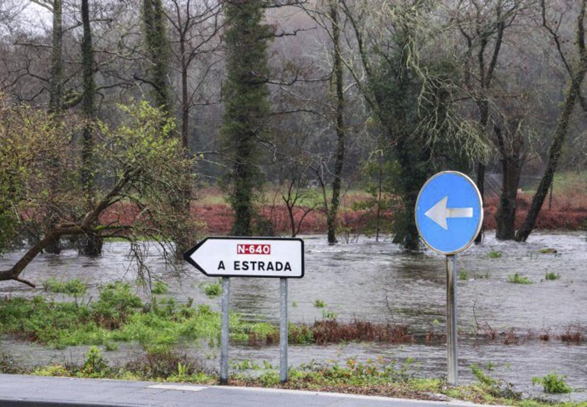 El río Gallo, desbordado en Cuntis | I. ABELLA