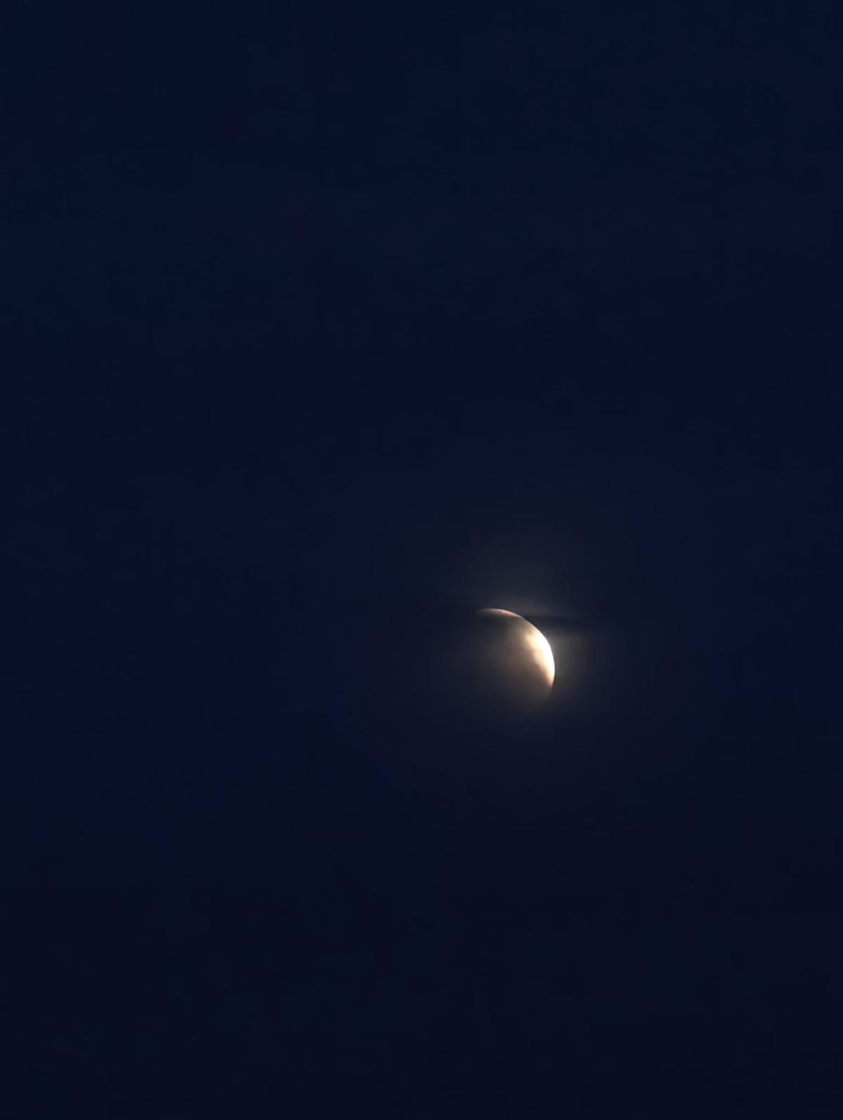 L'eclipsi vist des de Sant Salvador de Guardiola