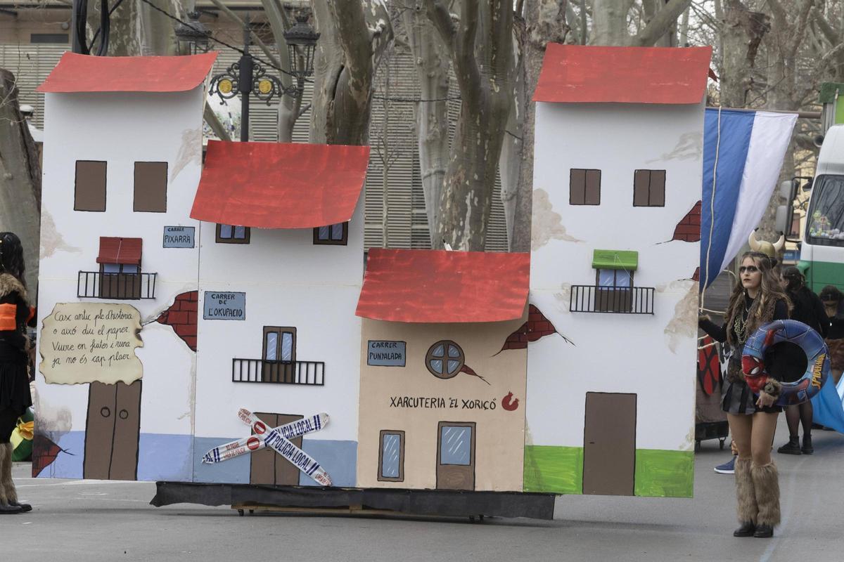 Así fue la Cabalgata del Ninot de Xàtiva