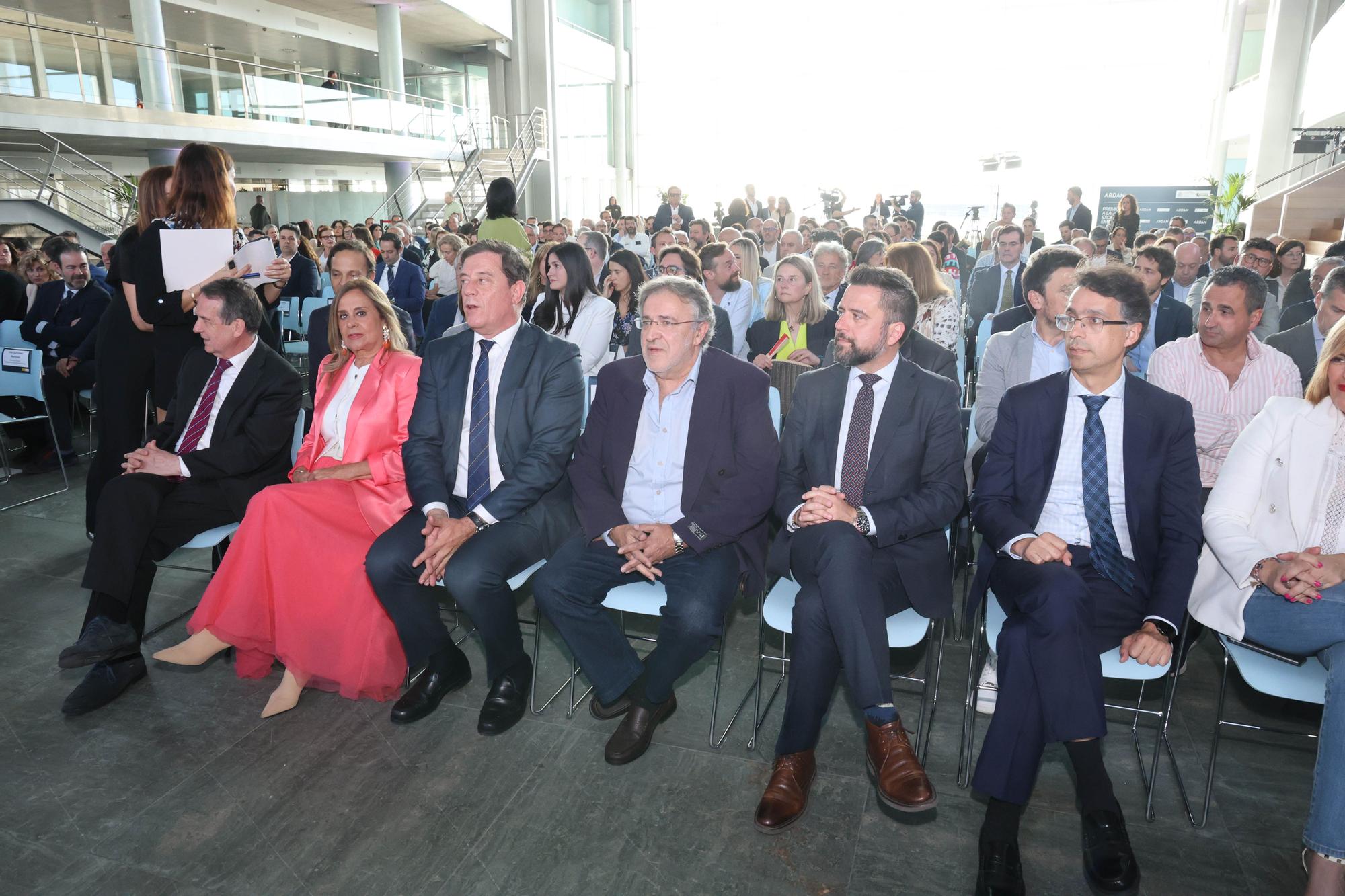 Los Ardán de Zona Franca reconocen en Vigo la excelencia de 14 empresas gallegas, con premio especial para el grupo Zendal