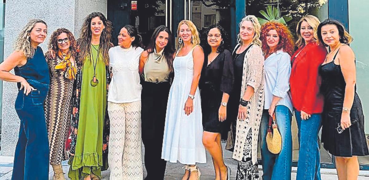 Pepa Olmedo, Sonia Porte, Cristina de Ahumada, Anaís Delaunois, Laura Durán, Iana Stoyanova, Diana Prado, Yolanda Porte, Eva Rivas, Leila Alves y Norma Brandt.