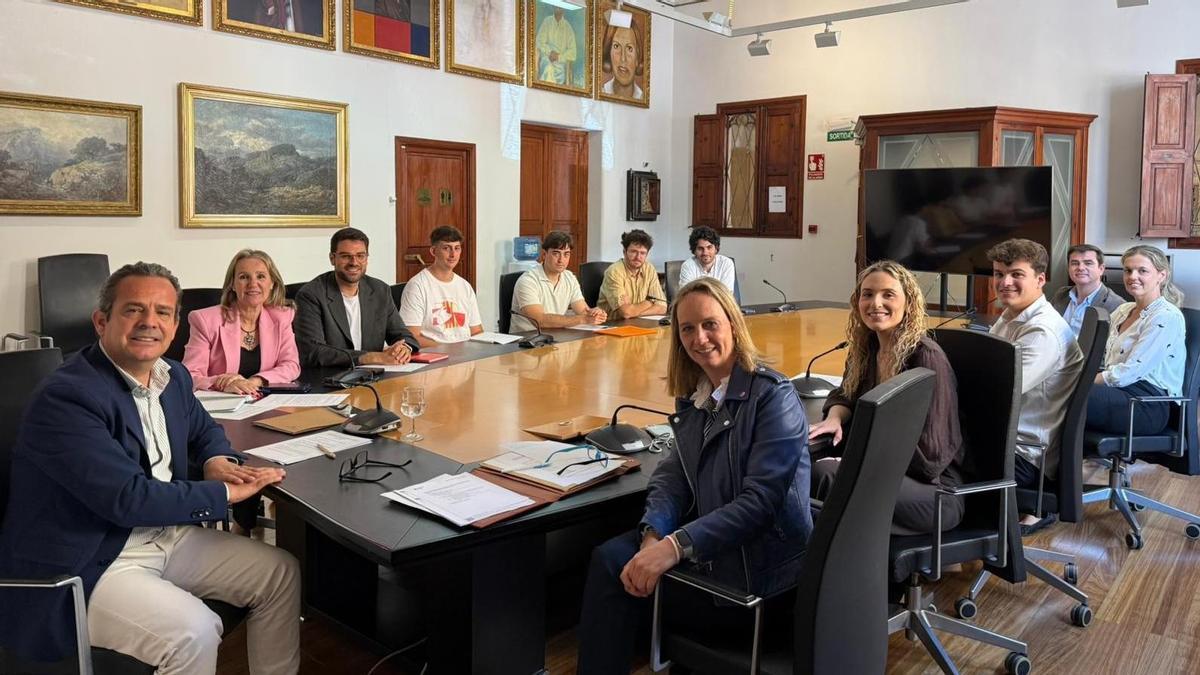 Reunión para comenzar la elaboración del Plan de Juventud