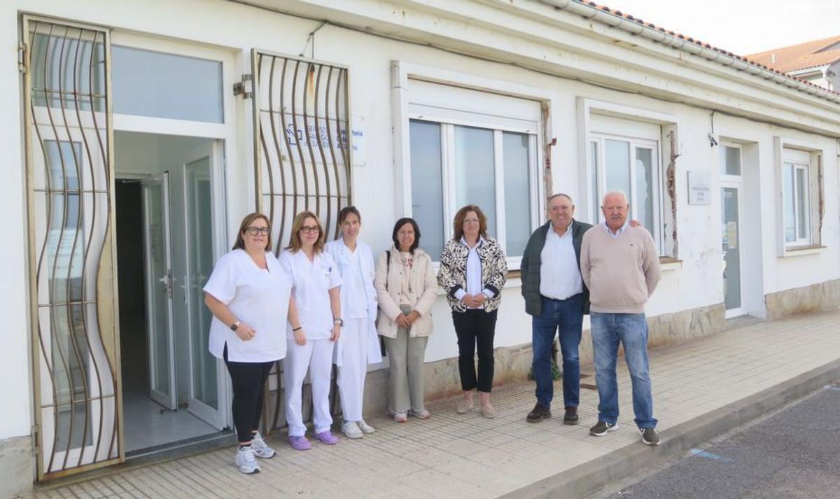 Anuncio de las obras en el local social de A Insua