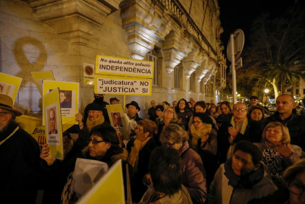 Entidades soberanistas y nacionalistas protestan ante el Tribunal Superior por el juicio por el 'procés'