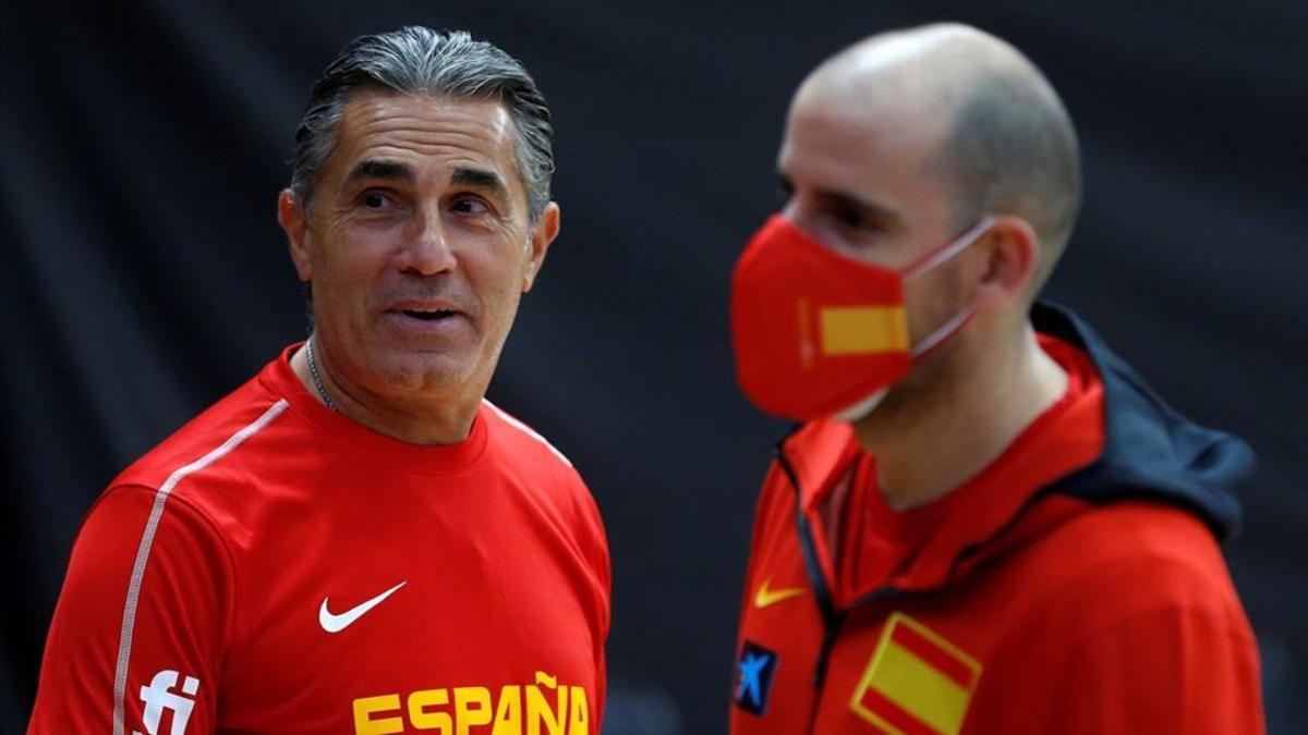 El seleccionador español Sergio Scariolo y Quino Colom, en Valencia