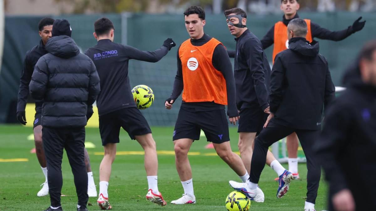 Álvaro Cortés, durante un entrenamiento con el Barça
