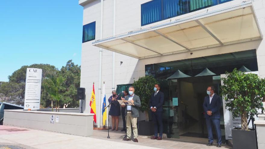 El presidente del Gobierno de Canarias, Ángel Víctor Torres, inaugura el nuevo CAE.