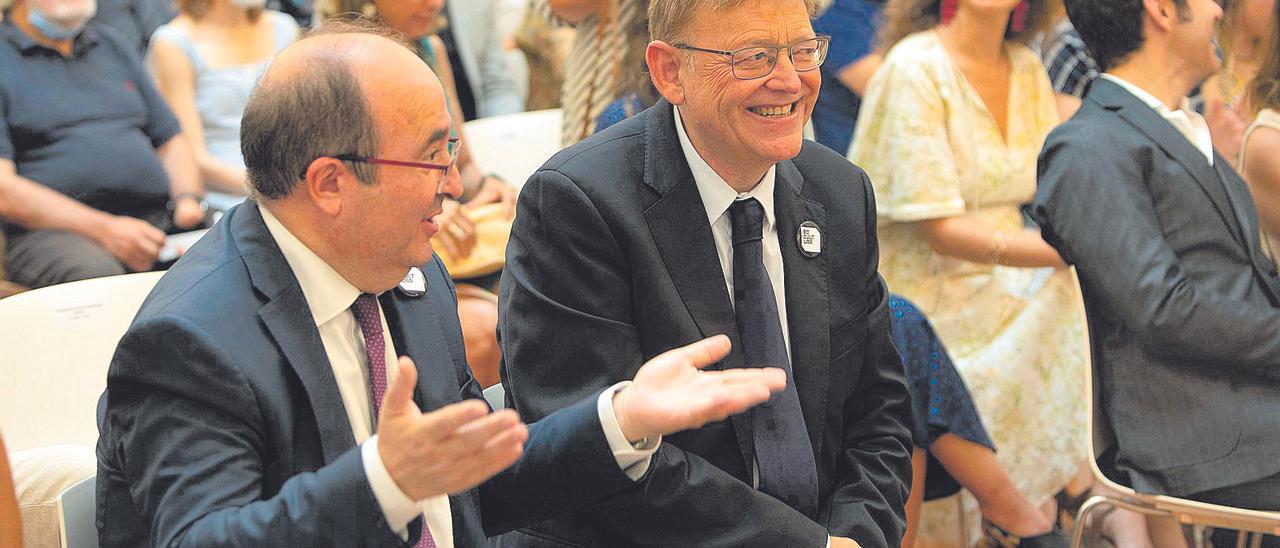 Ximo Puig, con el ministro de Cultura, Miquel Iceta, en el Museo de Bellas Artes de València.