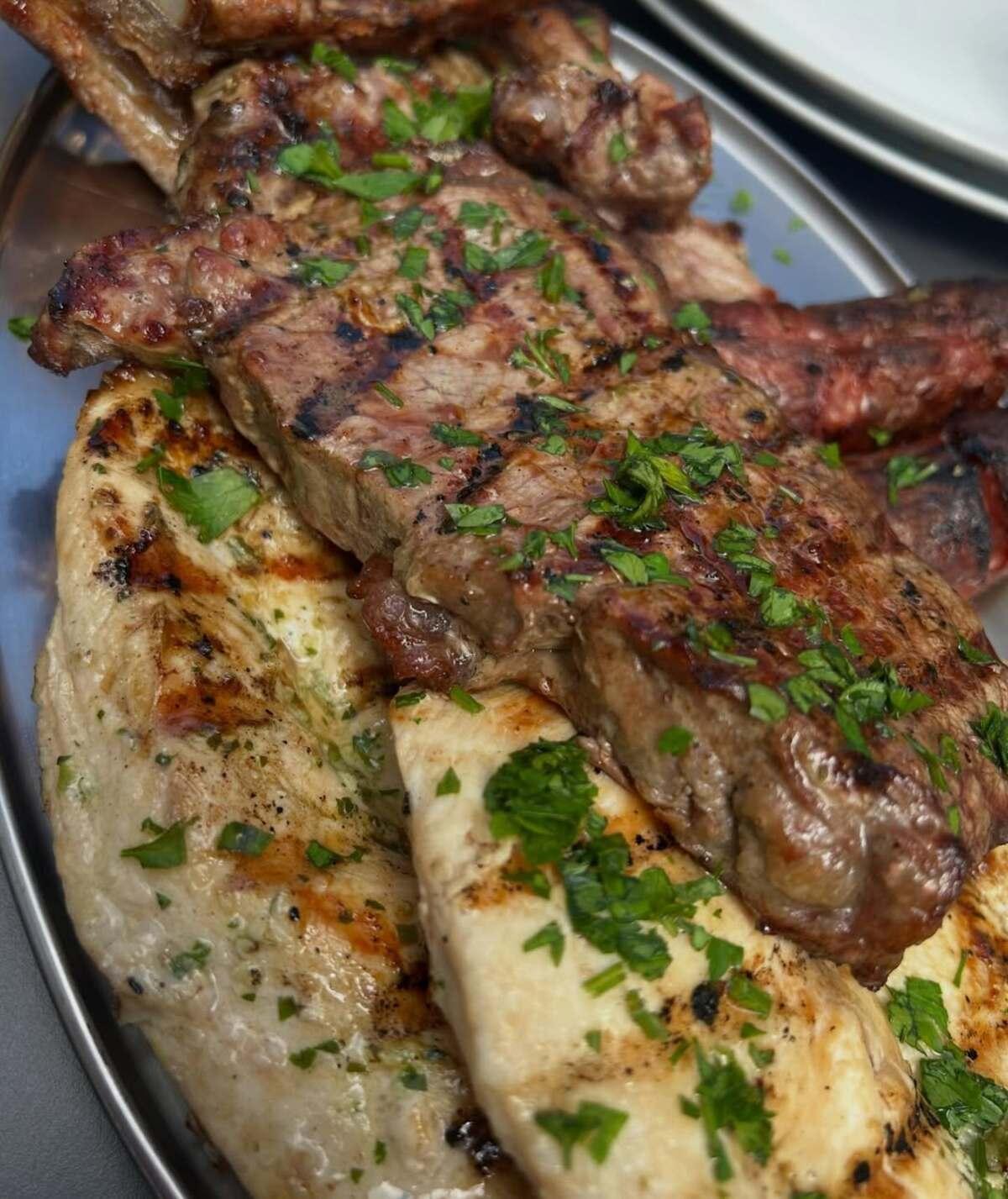 Su parrillada de carne es un imprescindible