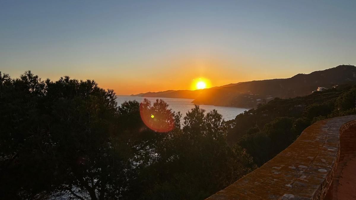 Una posta de sol hivernal des de l'Ermita de Sant Elm.