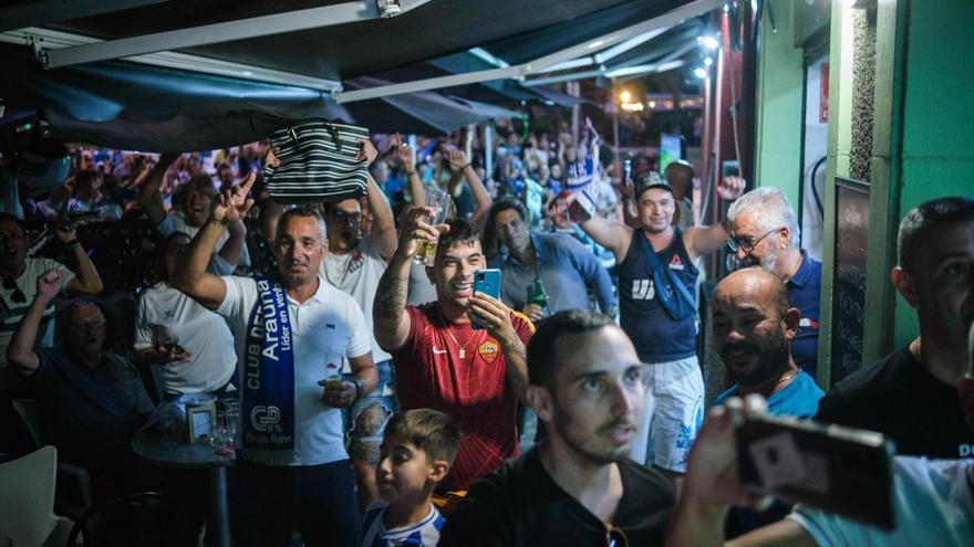 Ambiente en las calles durante el CD Tenerife - Girona CF