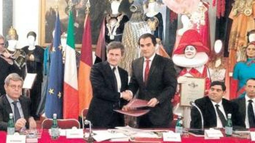 Los alcaldes de Córdoba y Roma sellan un protocolo previo al hermanamiento