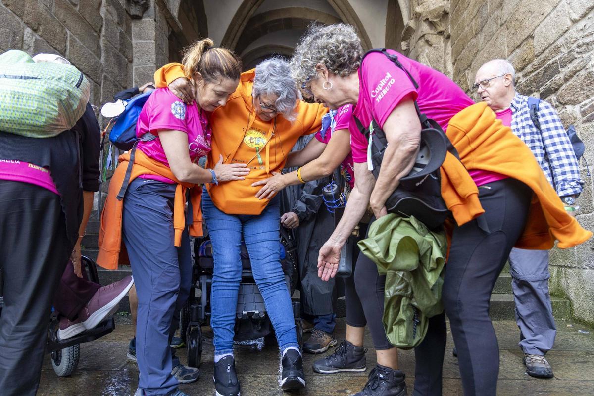 Personas con ELA procedentes de toda España, después de hacer el camino de Santiago.