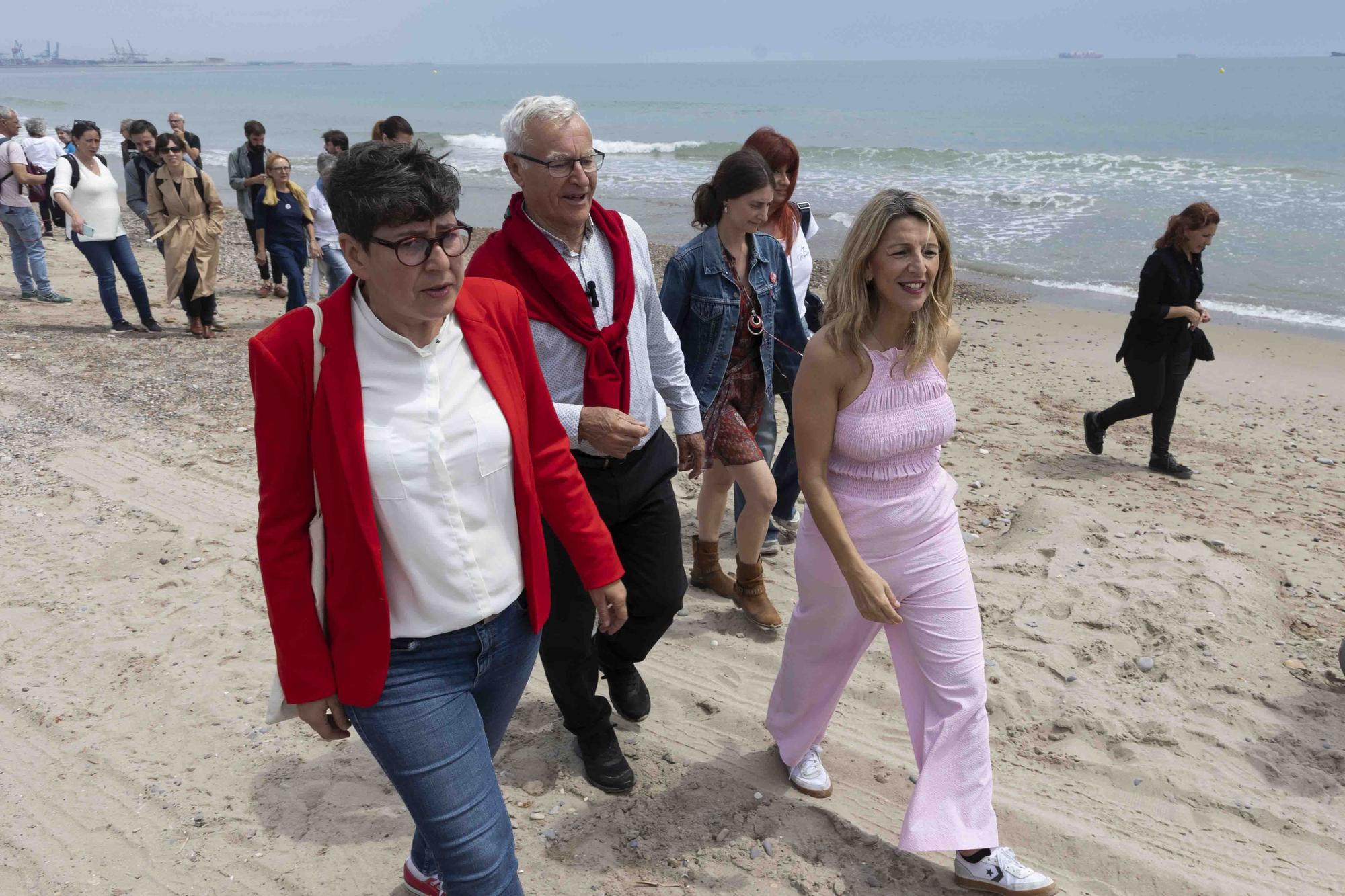 Yolanda Diaz visita la playa de la Creu del Saler