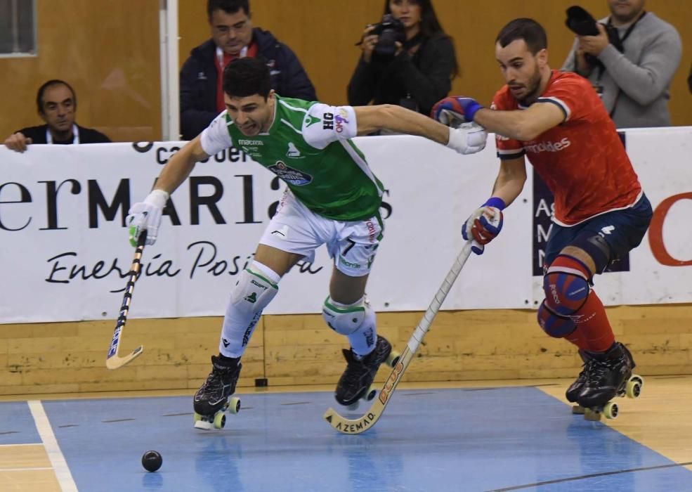 El Oliveirense supera al Deportivo Liceo en Riazor