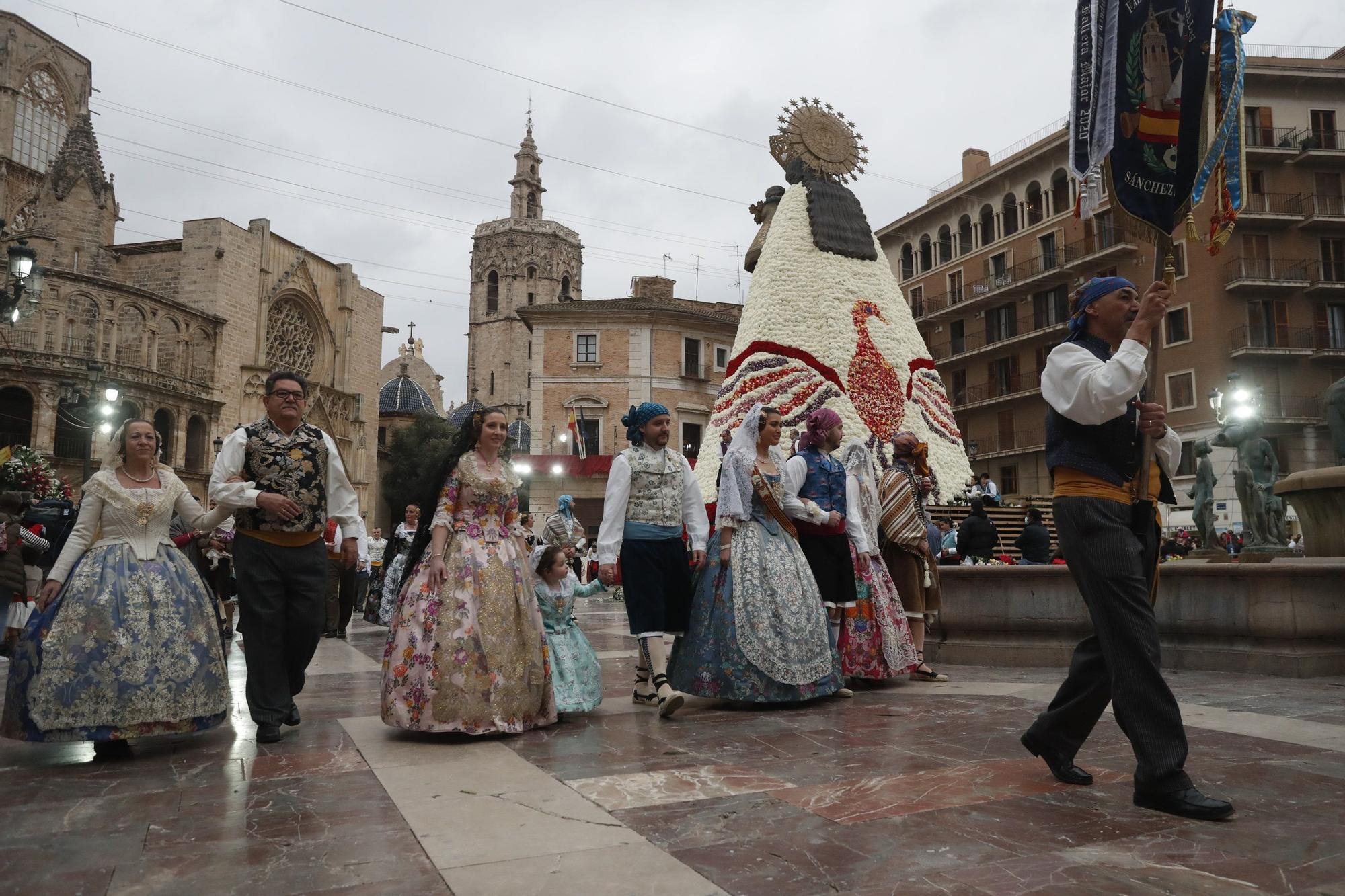 Búscate en el segundo día de ofrenda por la calle de la Paz (entre las 18:00 a las 19:00 horas)