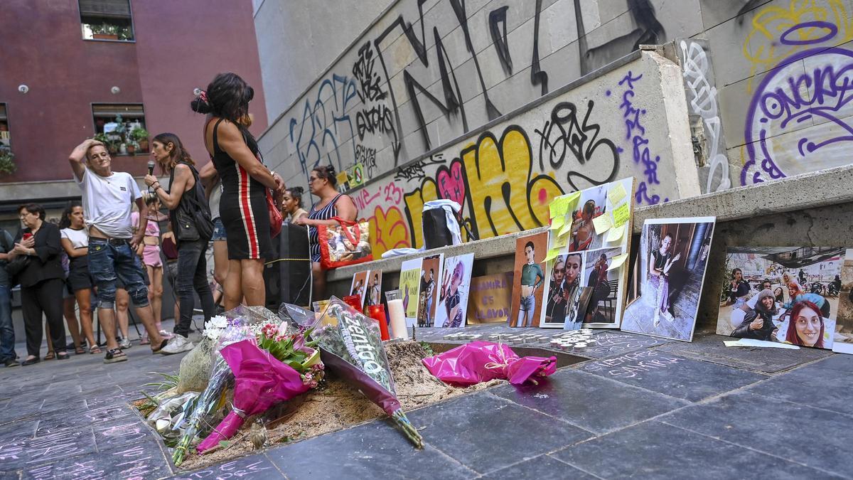 Homenaje a Shamira, la chica a la que mató una palmera en el Raval de Barcelona