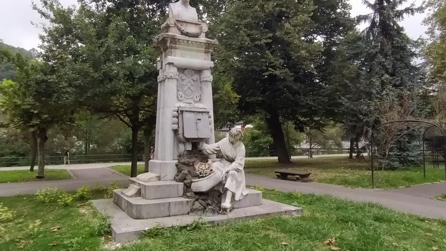 Langreo restaurará la mano de la estatua de &quot;La Carbonera&quot; y colocará una valla