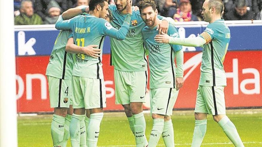 El Barça noquea por anticipado al Alavés