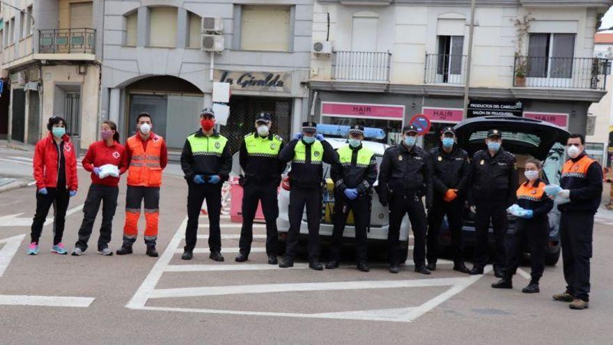 El reparto de mascarillas ha comenzado en Villanueva de la Serena en las principales zonas de tránsito