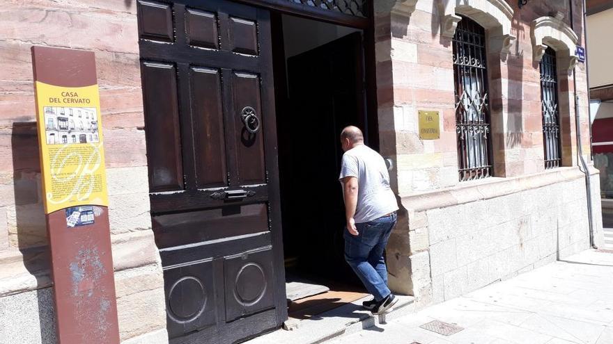 Benavente suprime el cobro en metálico en el Consistorio de la plaza del Grano