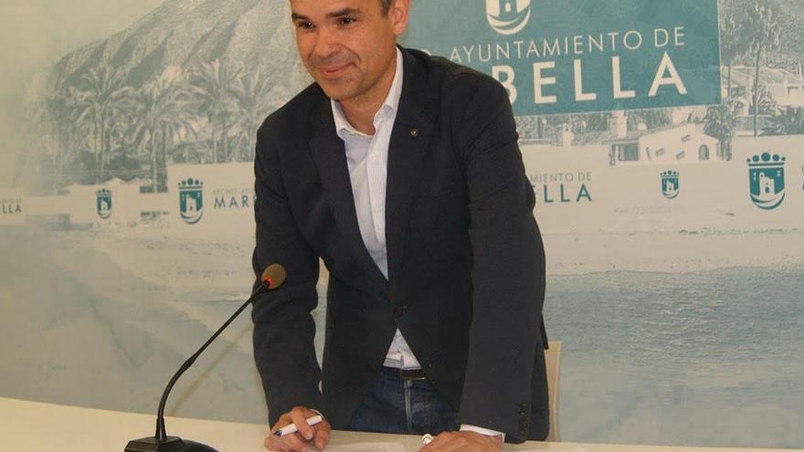 El edil del PSOE, José Bernal, durante su intervención.