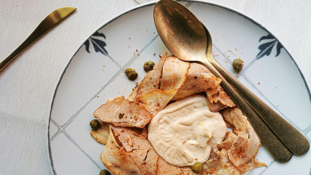 Chicharrón de Cádiz con salsa tonnato.