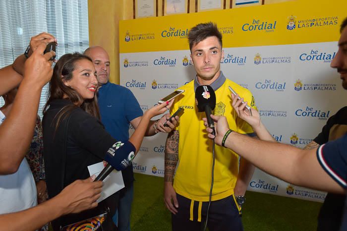 Llegada de la Unión Deportiva Las Palmas al ...