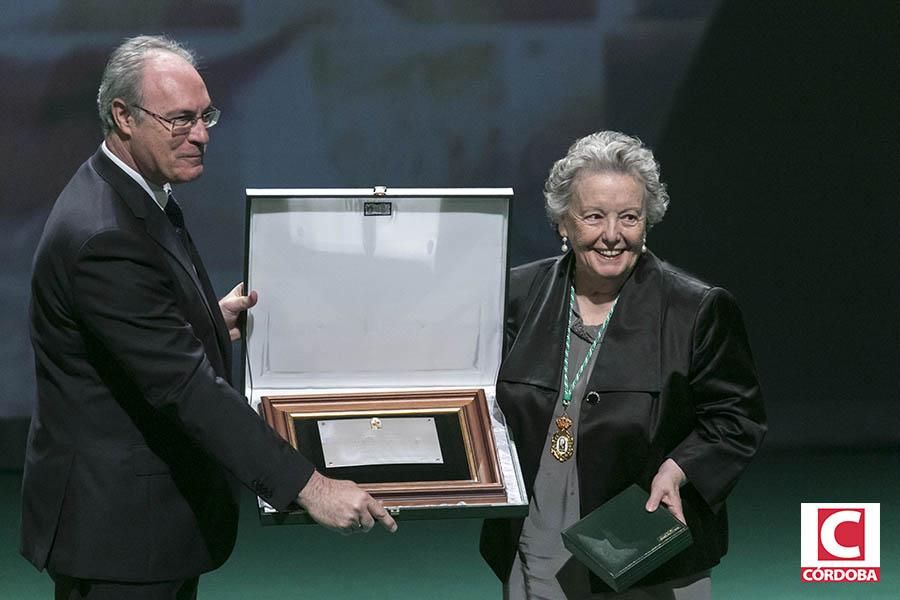 Fotogalería / Lourdes Mohedano e India Martínez brillan en el Día de Andalucía