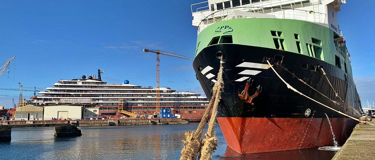 El “Margiris”, amarrado esta semana
en el puerto de Vigo.   | // L. GRAÑA