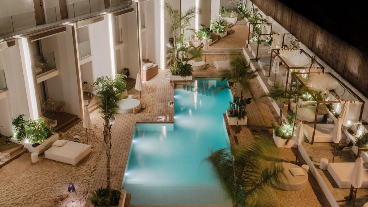 Hotel Nativo Ibiza se encuentra situado en Siesta, Santa Eulària.