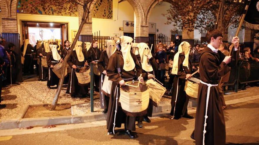 El Martes Santo llenó las calles de lágrimas, jotas y Vía Crucis