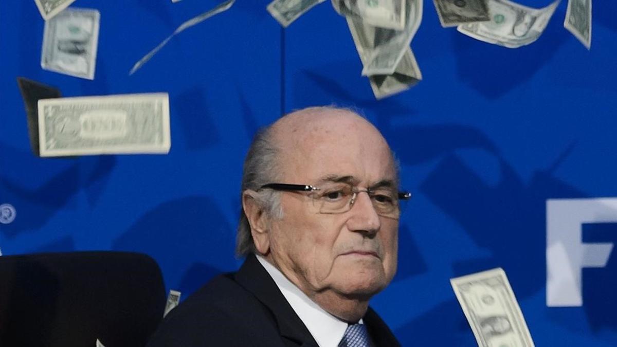 Incautan documentos en la Federación Francesa de Fútbol por el caso Blatter