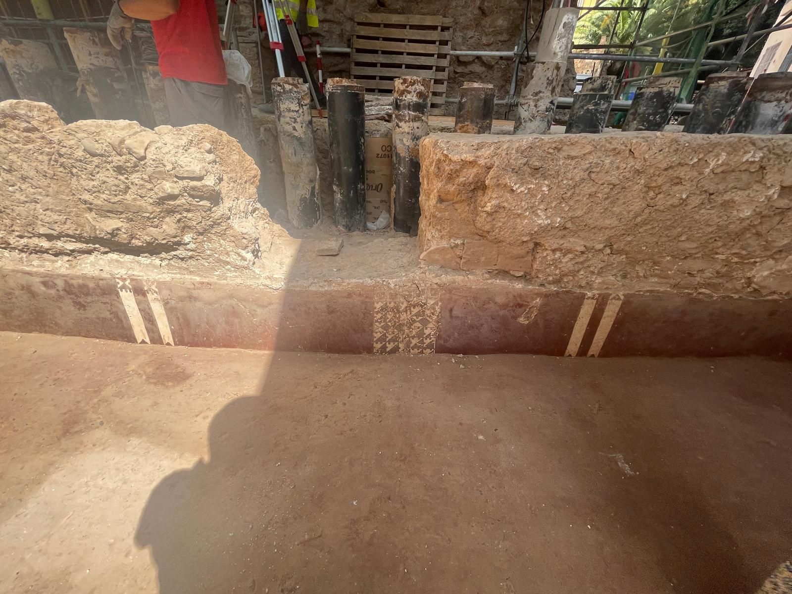 Así está la muralla islámica, en espera de que se retomen las obras de rehabilitación para hacerla visitable