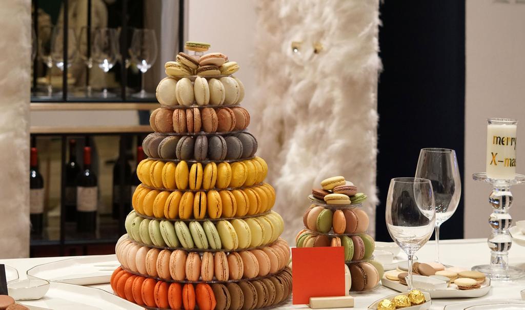 Pirámide de macarons tradicionales