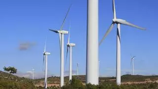 El suministro eléctrico a partir de renovables crece solo un 0,6% en Catalunya en 2023