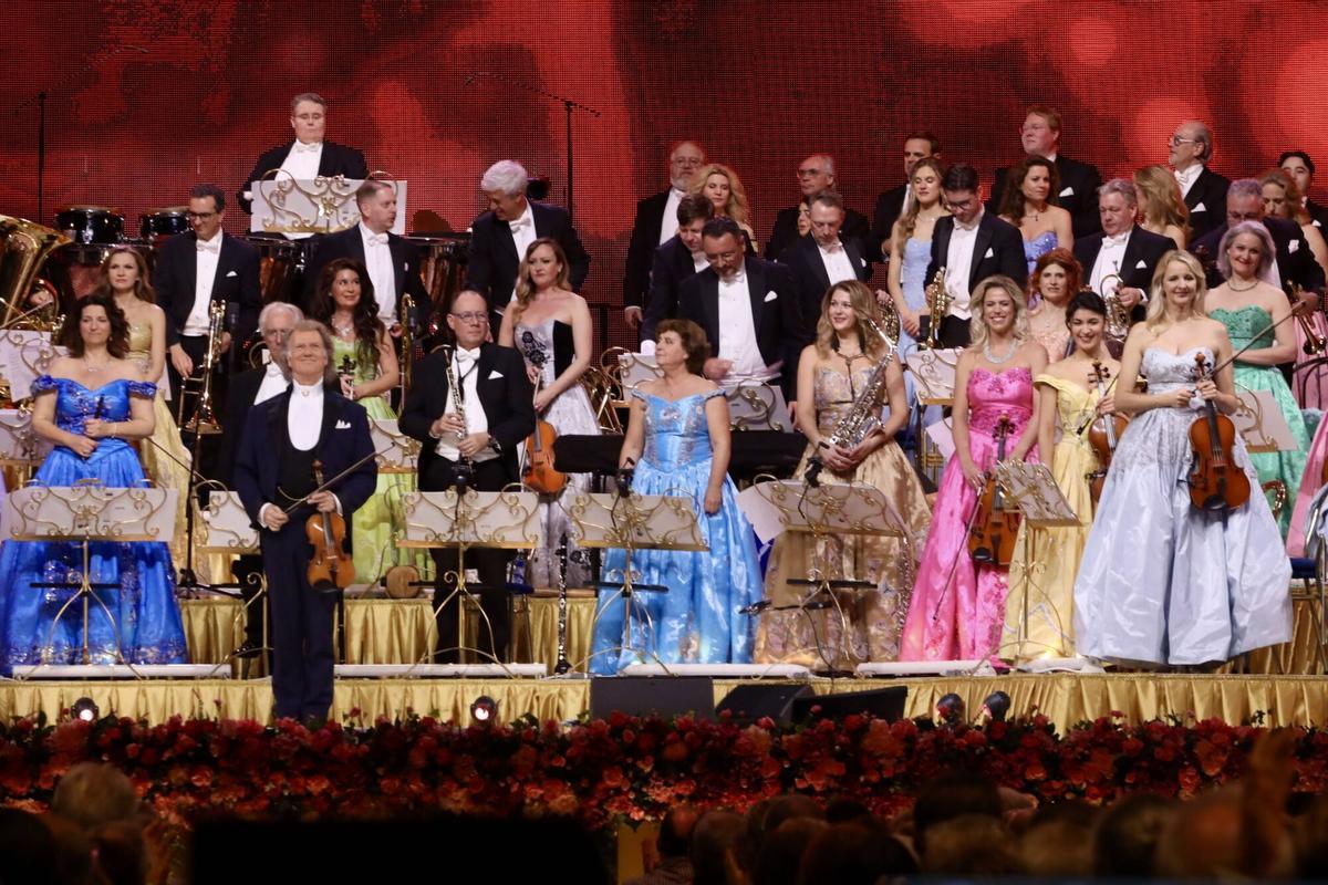Nueva fiesta alegre y cálida en torno a la música a cargo de André Rieu Nueva fiesta alegre y cálida en torno a la música a cargo de André Rieu