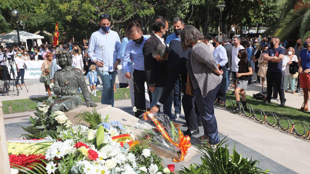 Homenaje a las víctimas de la casa cuartel de Zaragoza en septiembre de 2021.