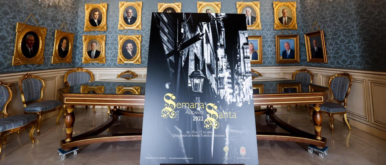 Detalle del cartel anunciador de la Semana Santa 2022