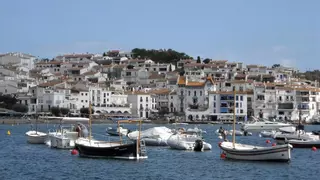 El continu espoli de pedres a les platges de Cadaqués preocupa als ecologistes