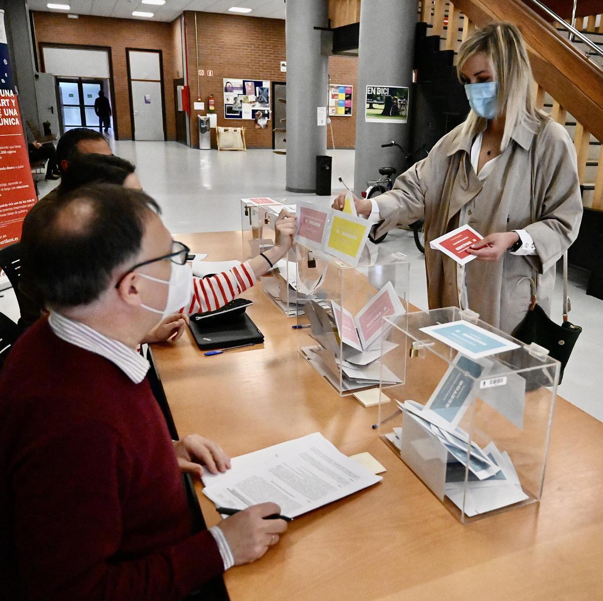 Jornada electoral en el campus de Pontevedra en las últimas elecciones.