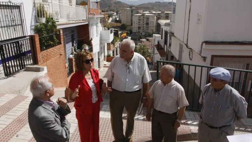 La concejala Araceli González, el lunes de la pasada semana en la zona alta de la Granja de Suárez.